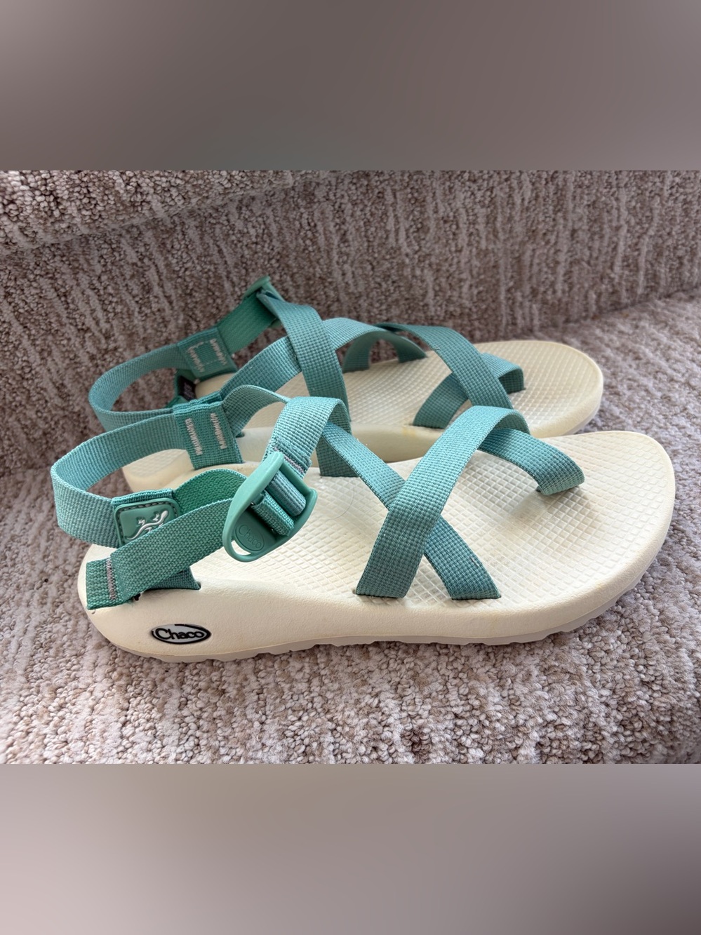 Chaco Z2 Classic Strappy Sandal. White and teal. Women’s size 10